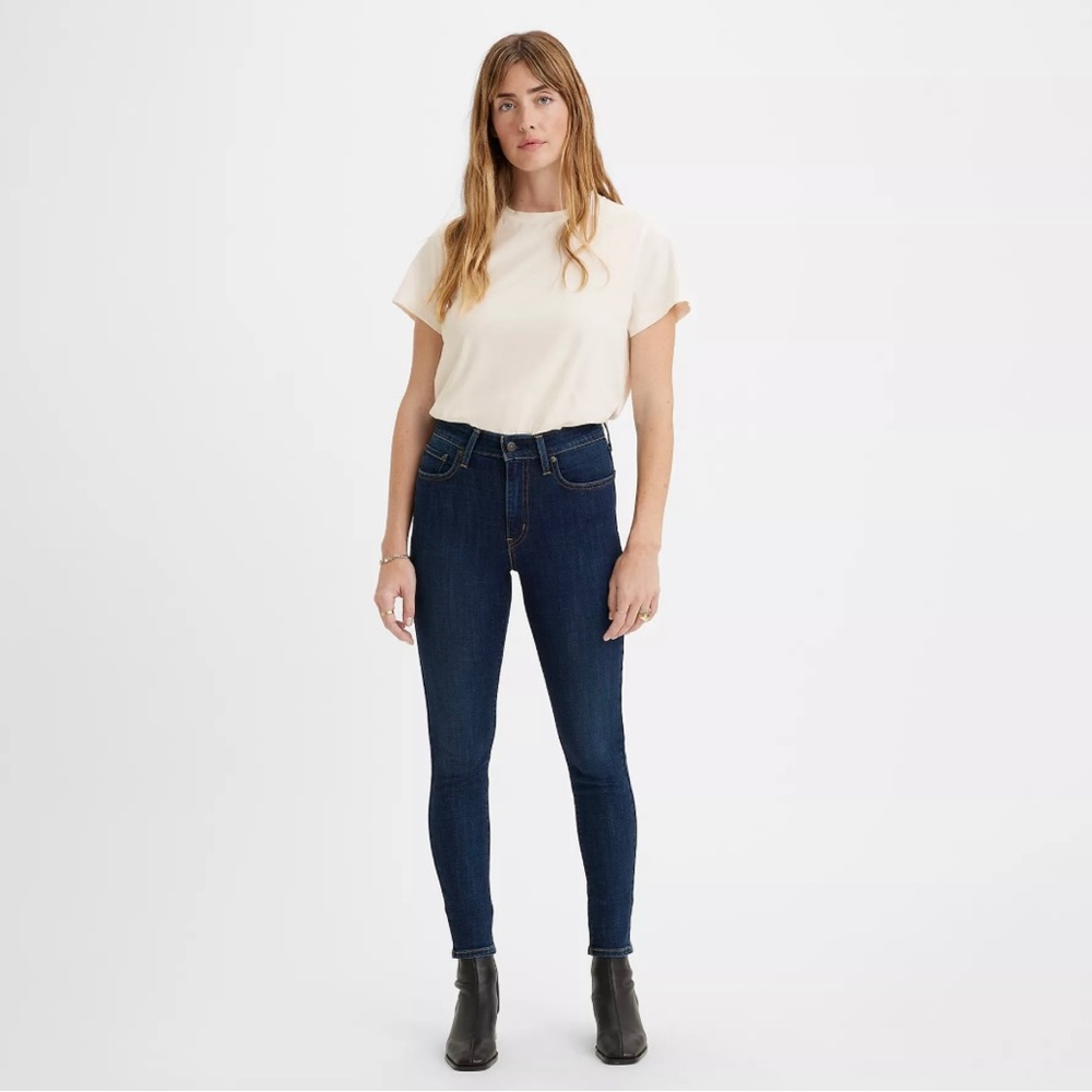 721 Levi’s High Rise Sz 27